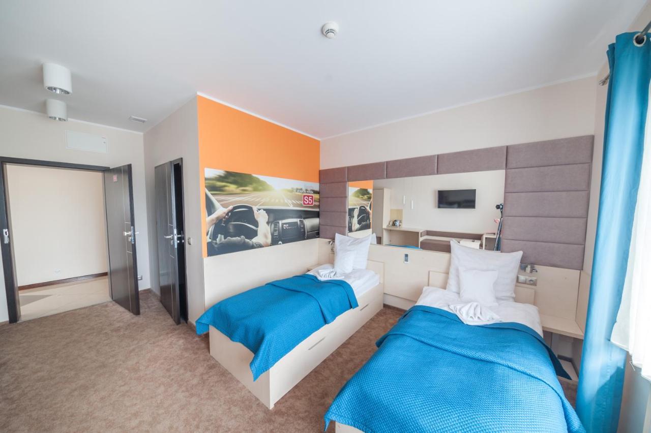 Motel S5 Zbrachlin Eksteriør bilde