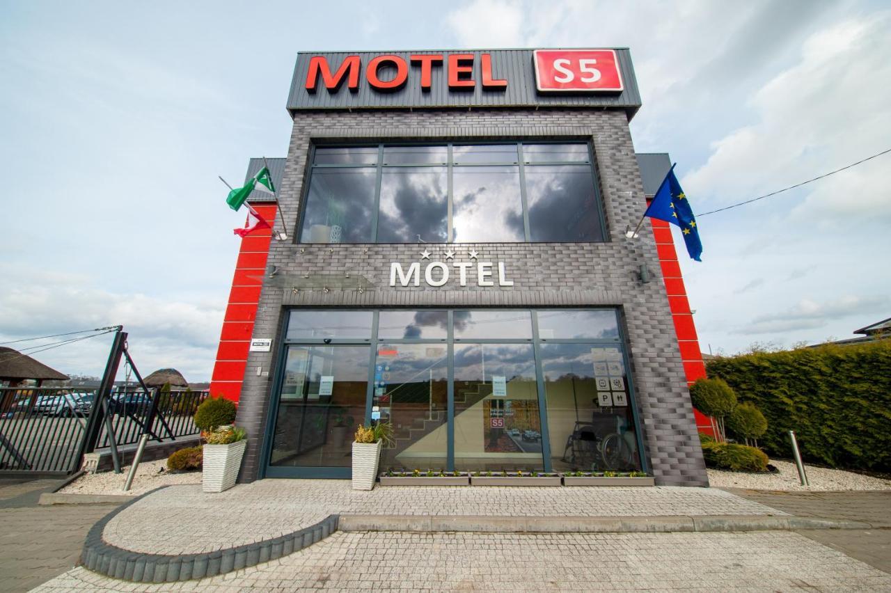 Motel S5 Zbrachlin Eksteriør bilde