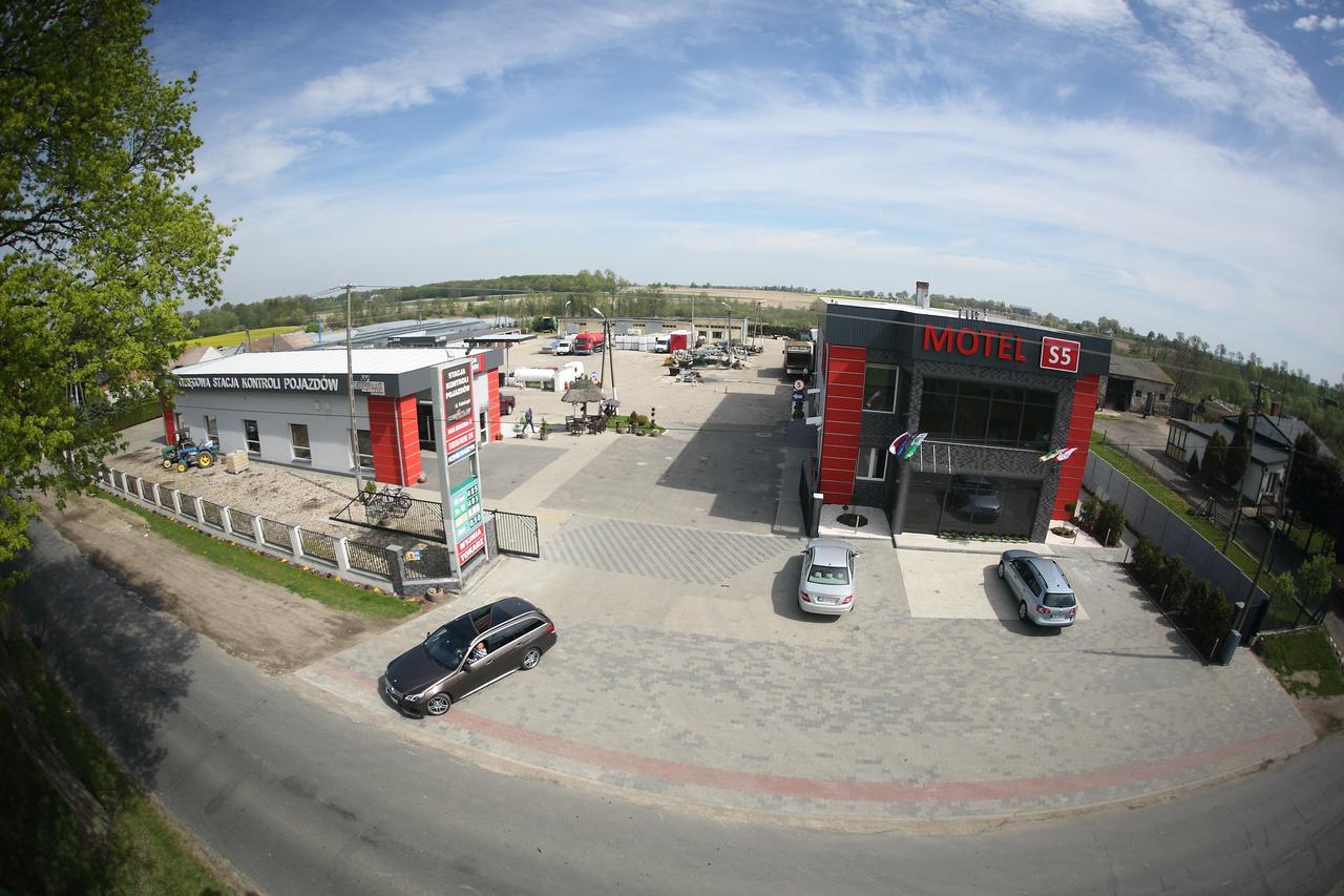 Motel S5 Zbrachlin Eksteriør bilde