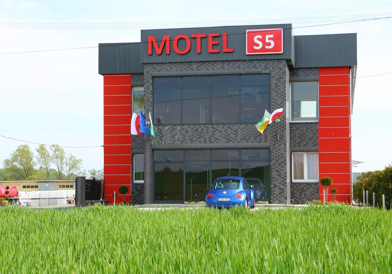 Motel S5 Zbrachlin Eksteriør bilde