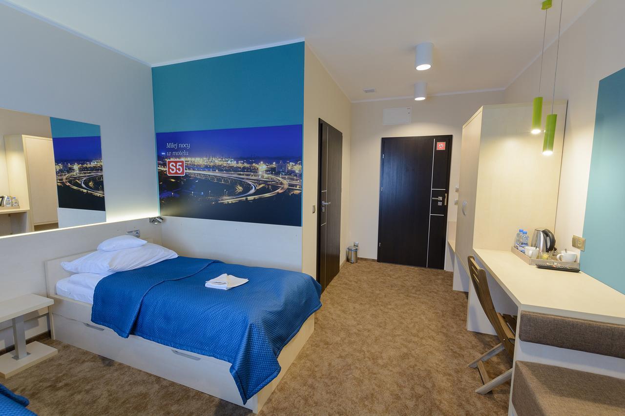 Motel S5 Zbrachlin Eksteriør bilde